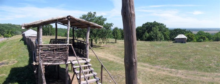 Image - The Bilsk fortified settlement (reconstructed fortifications).